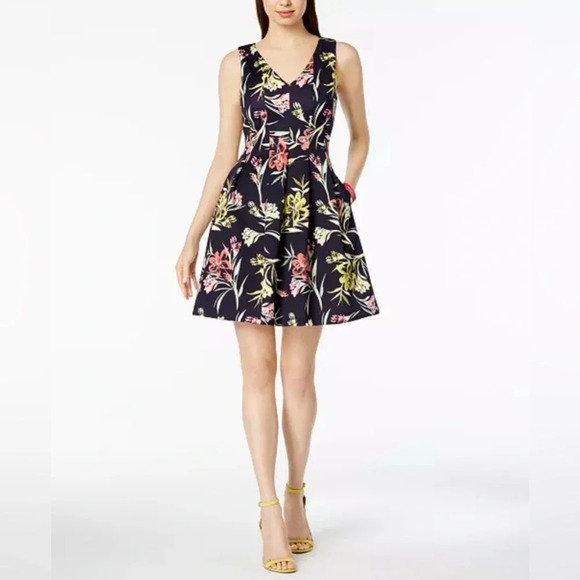Z Vince Camuto Women’s 6 Midi Dress Sleeveless Floral Pleated Pockets Double V - Picture 1 of 12